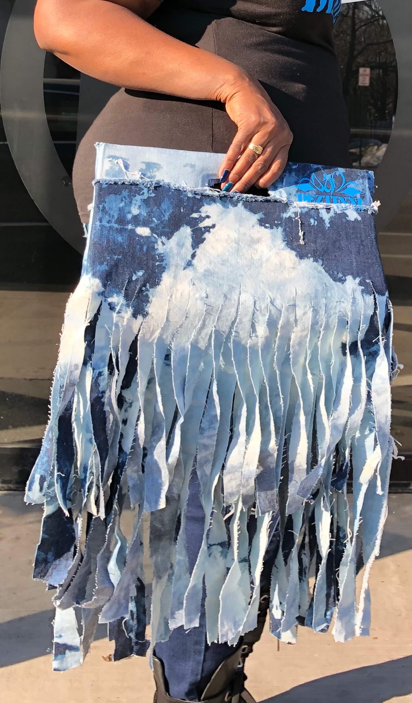 picture of a jacket purse