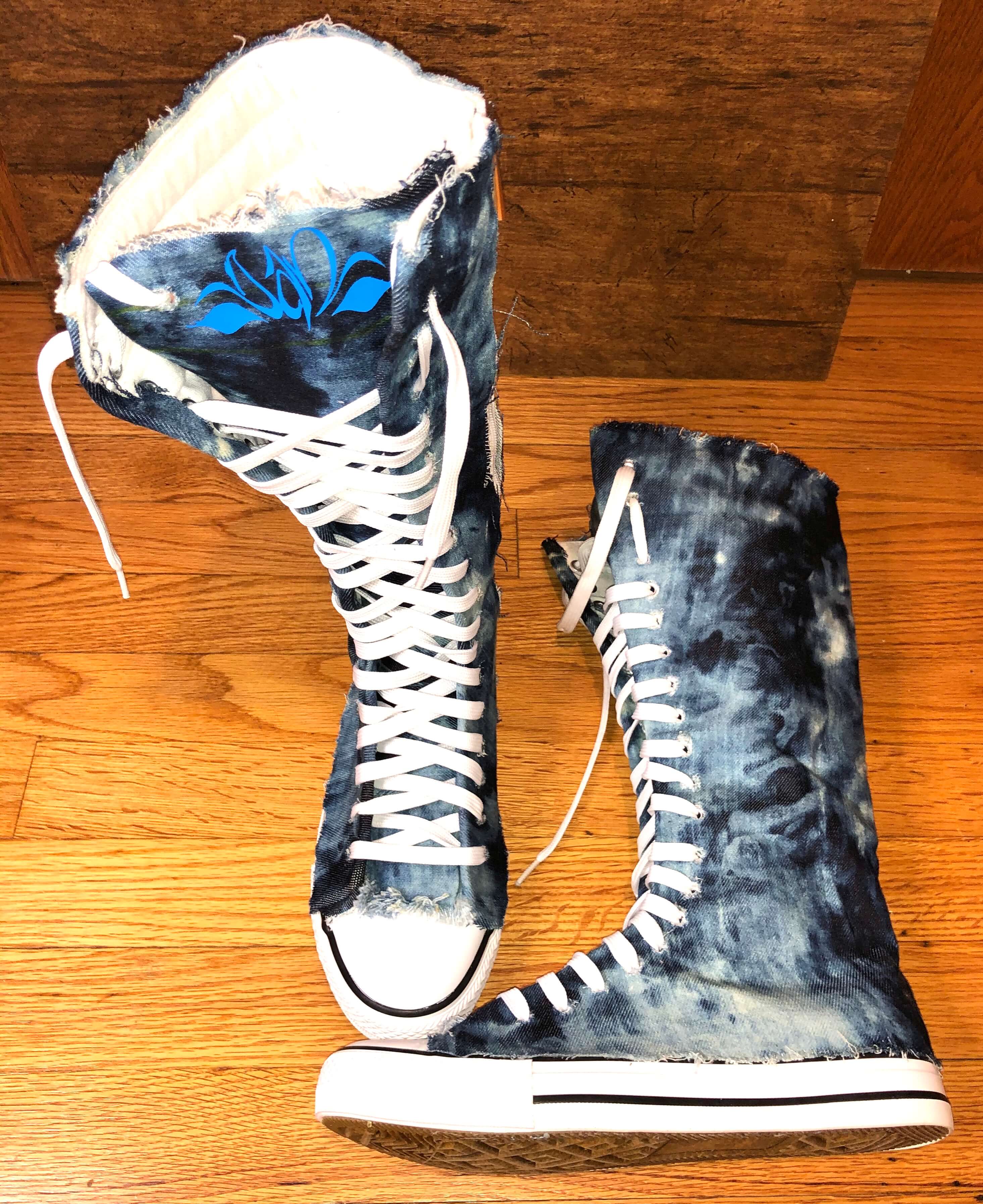 ENVEE SNEAKERS
